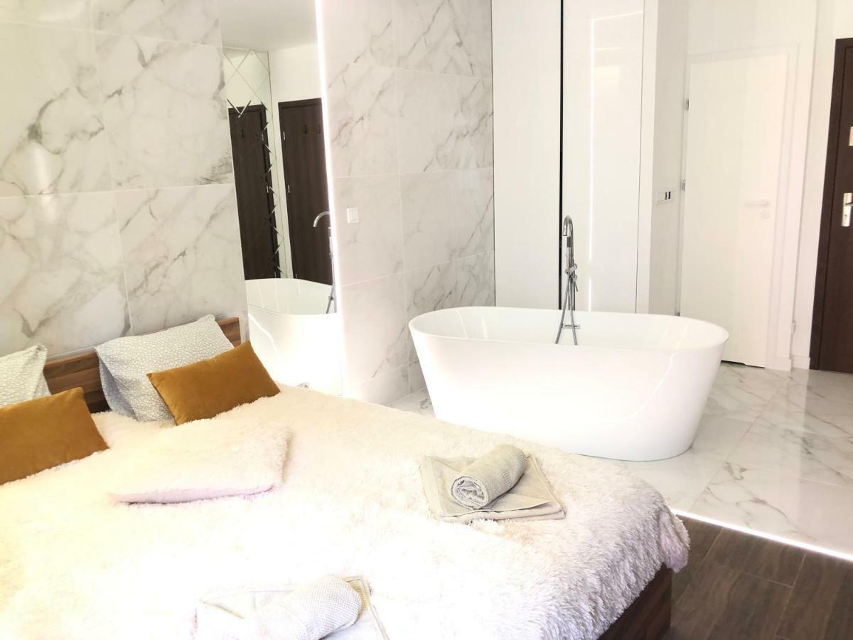 Yourapart Chmielna Park Exclusive Z Wanna Wolnostojaca Lub Jacuzzi Gdansk Exterior foto
